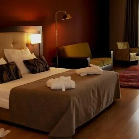 Palace & Termas De Sao Tiago 4*