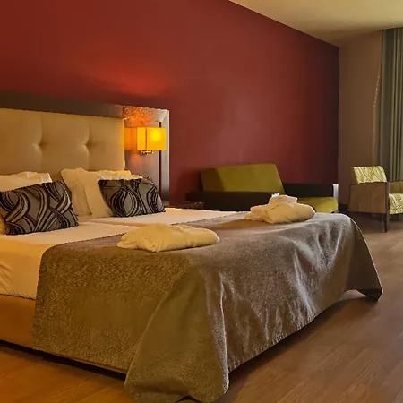 Palace & Termas De Sao Tiago Hotel
