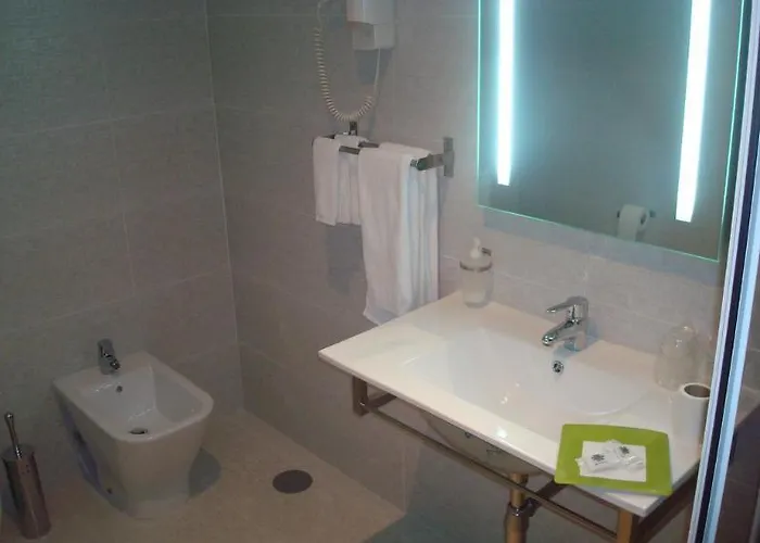 Palace & Termas De Sao Tiago Hotel